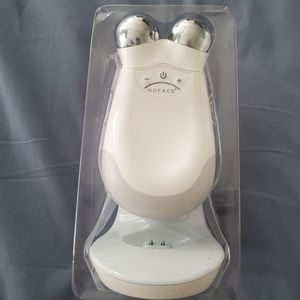 Nuface trinity device
